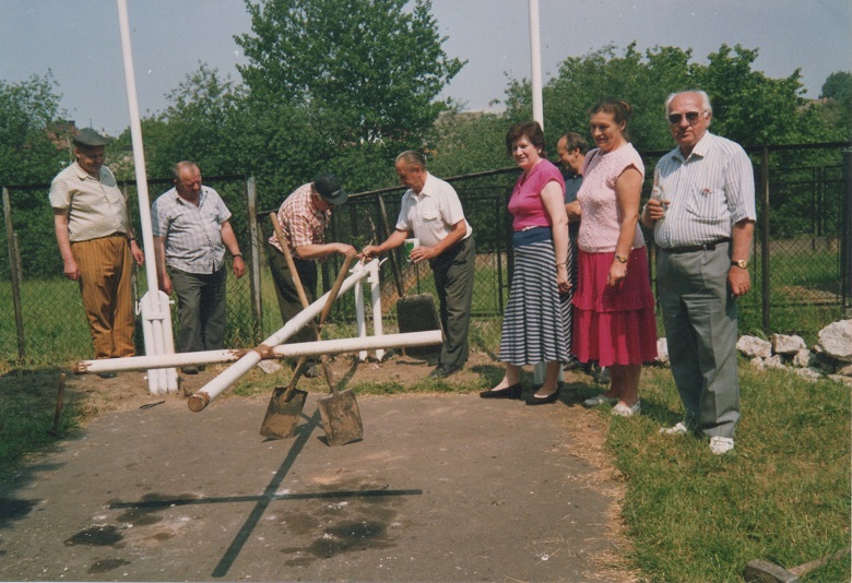 Budowa symbolicznego Grobu Sybiraka 08.1993 r. 